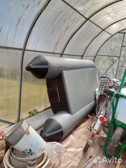 Лодка с мотором