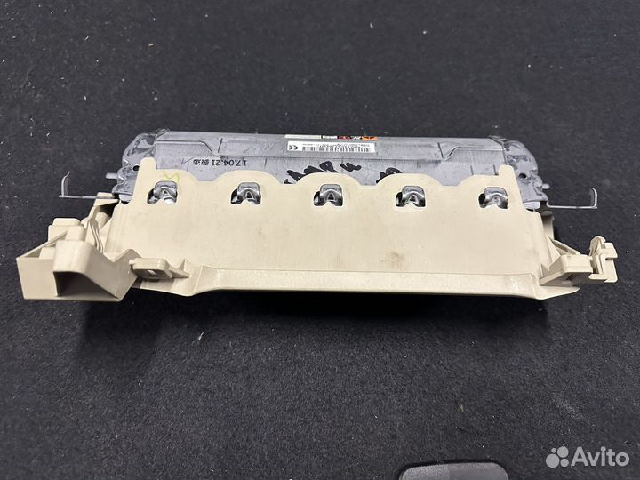 Подушка коленей Toyota Camry 70 GA513-03210