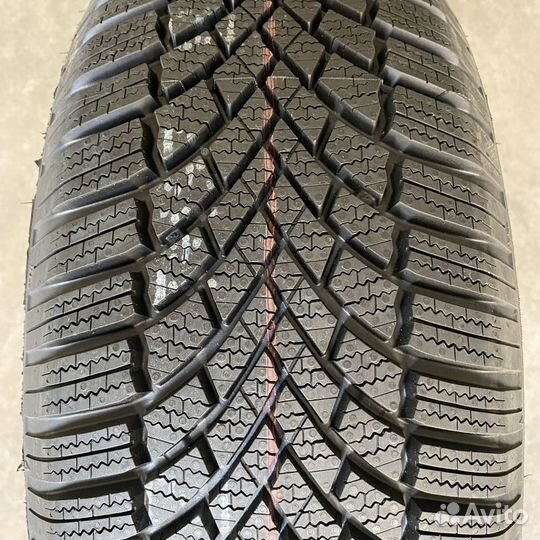 Bridgestone Blizzak LM005 DriveGuard 235/45 R17 97V