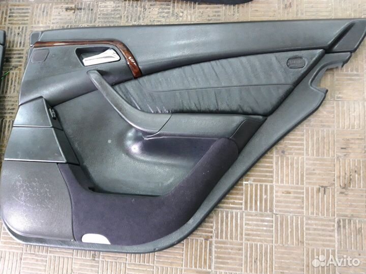 Обшивки дверей Mercedes W220