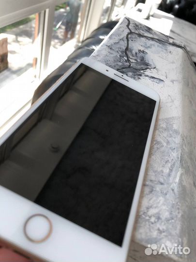 Телефон iPhone 8 plus