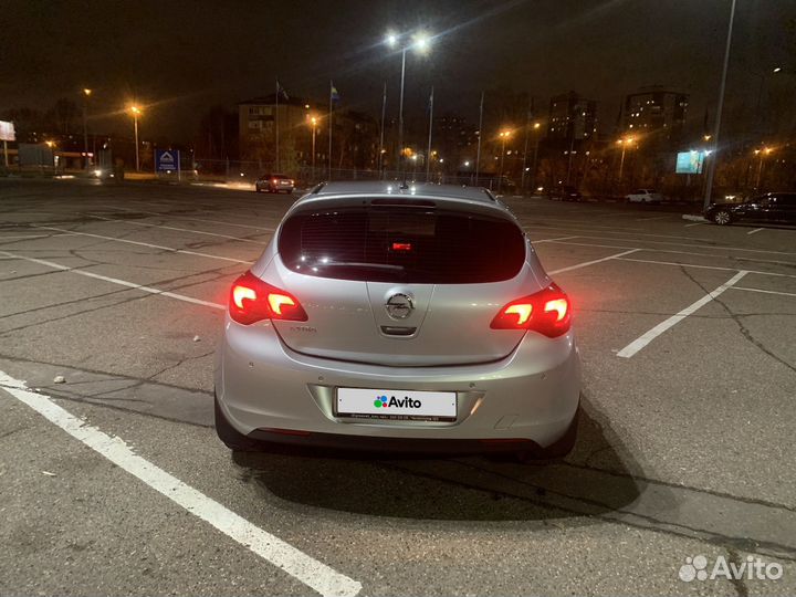 Opel Astra 1.6 AT, 2011, 132 000 км