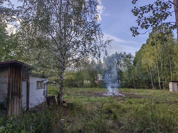 Дача 20 м² на участке 10 сот.