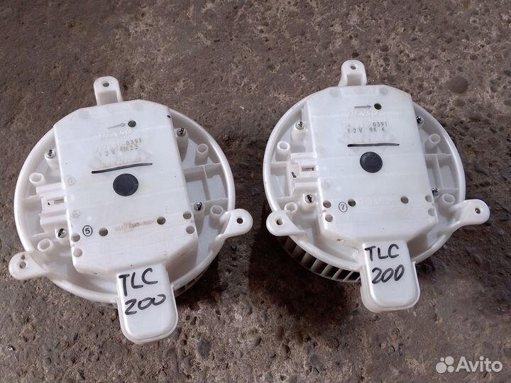 Моторчик печки Toyota Land Cruiser 200