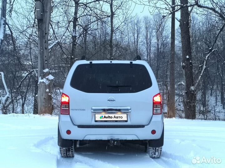 Nissan Pathfinder 2.5 AT, 2011, 290 000 км