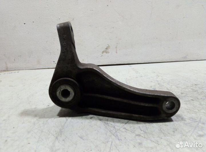 Кронштейн опоры двигателя Ford Focus 2