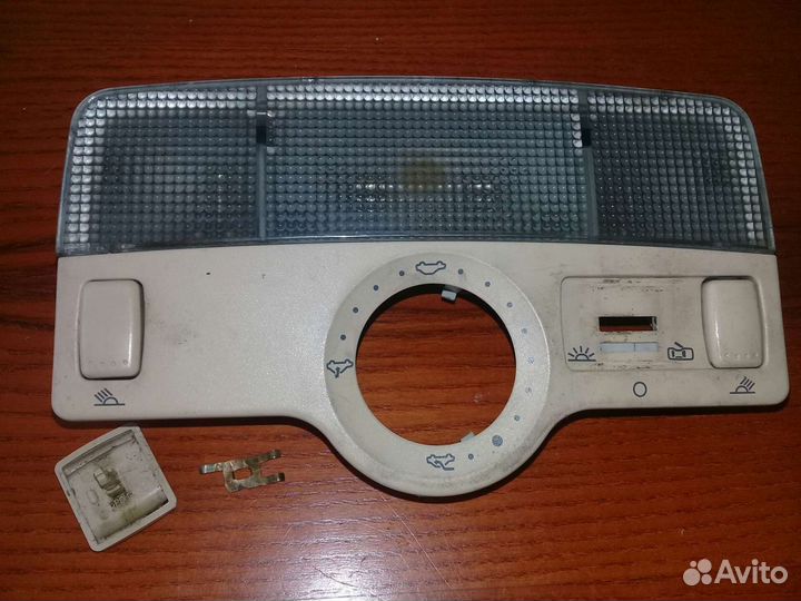 Плафон освещения салона Volkswagen Bora