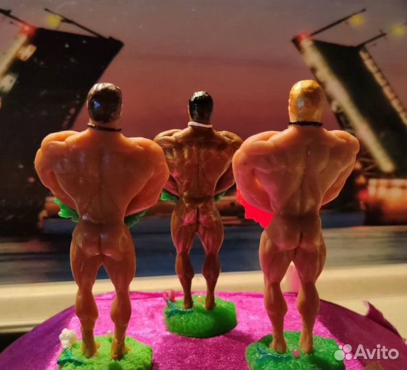 Красавчик с букетом - сувенирное мыло