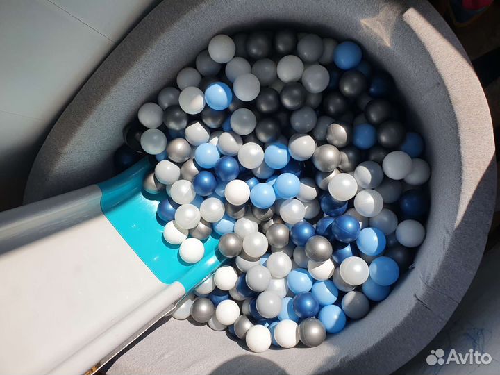 Сухой бассейн с шариками