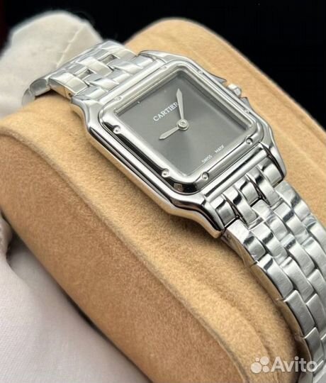 Женские часы Cartier серые 27 мм