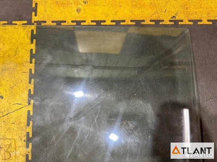 Стекло лобовое правый nissan caravan