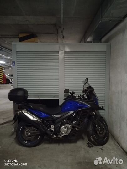 Железный шкаф для инструментов