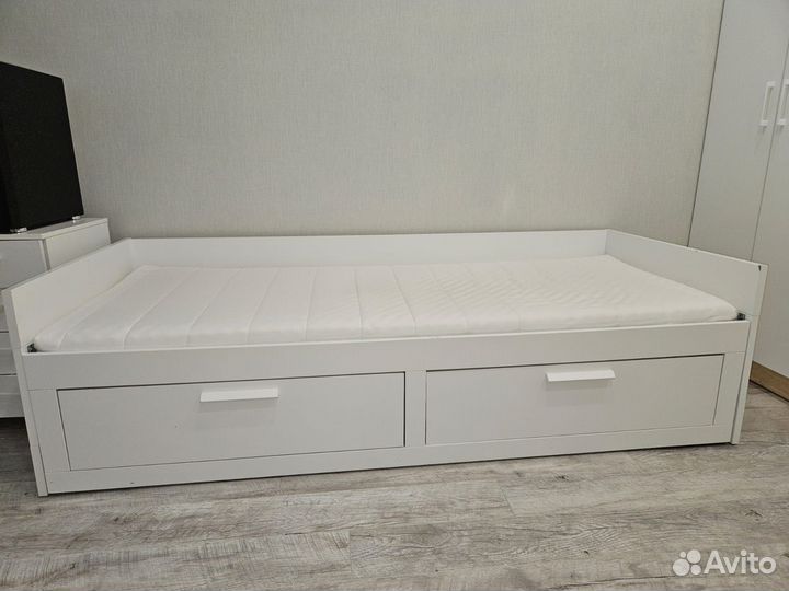 Кровать IKEA Бримнес