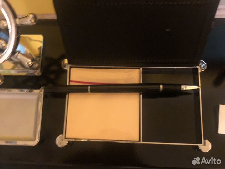 Набор подарочный - офисный-подставка и ручка