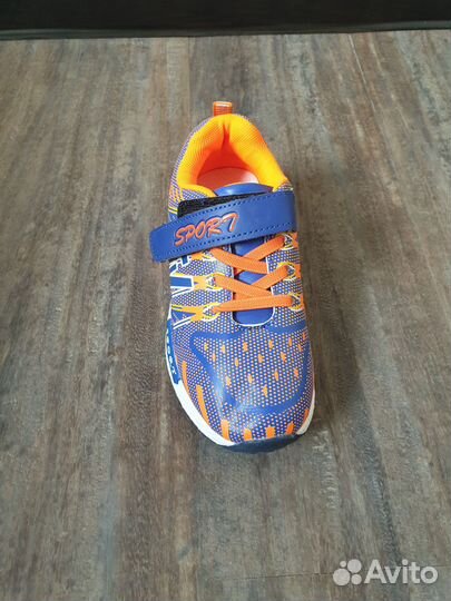 Кроссовки детские новые
