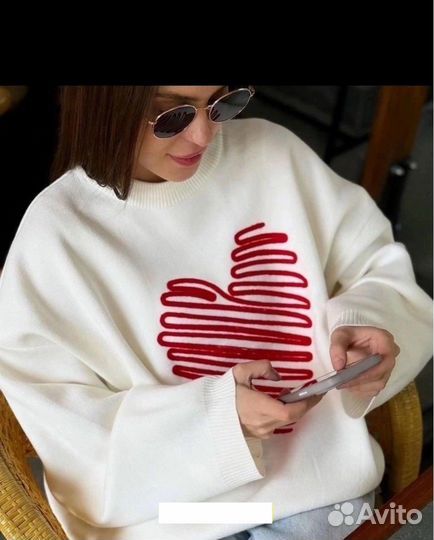 Свитер женский