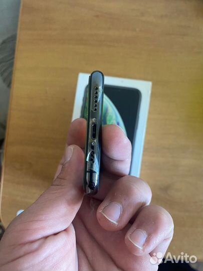 iPhone Xs, 64 ГБ