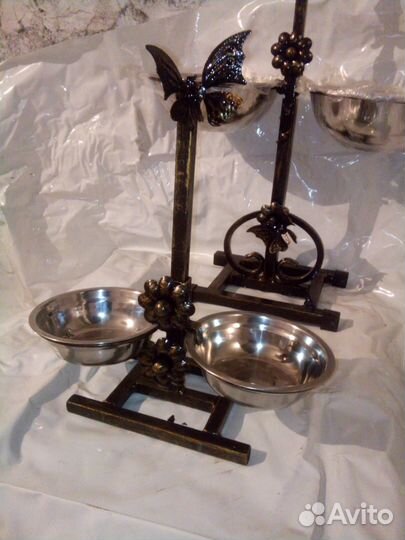 Стойка с мисками для кошек/маленьких собак