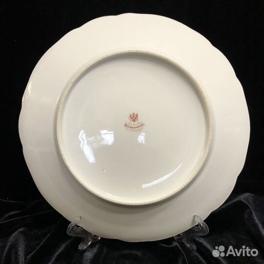 Тарелки столовые Братья Корниловы