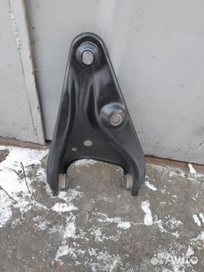 Рычаг передней подвески правый Рено Логан, Ларгус
