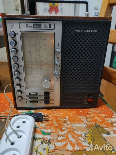 Радиоприёмник Меридиан-210