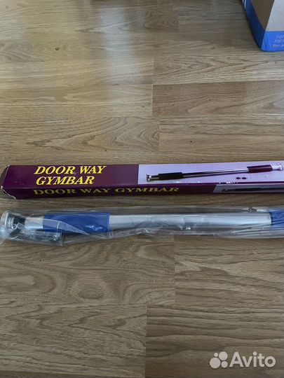 Турник дверной