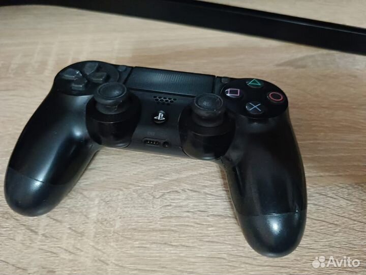 Игровая приставка ps4 slim