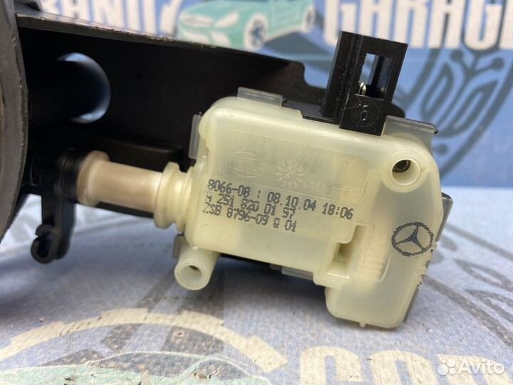 Активатор лючка бензобака Mercedes-Benz Cls-Class