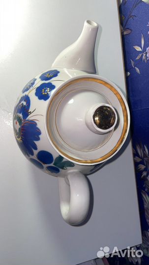 Фарфоровый чайник