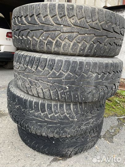 Nokian Tyres Hakkapeliitta 5 215/65 R16 40