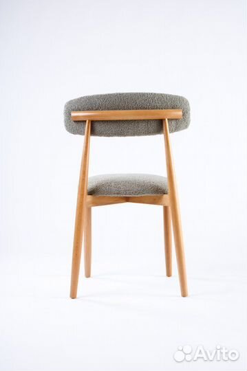 Стул деревянный мягкий