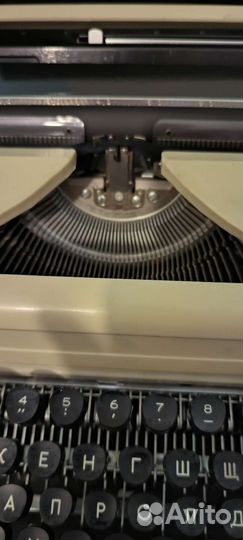 Печатная пишущая машинка