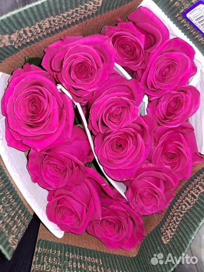 Гипсофила, розы, хризантемы, букеты