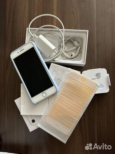 Телефон iPhone 8 64 gb