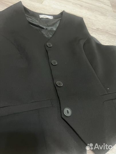 Жилетка женская костюмная 44-46
