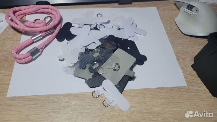 Универсальный ремешок для телефона