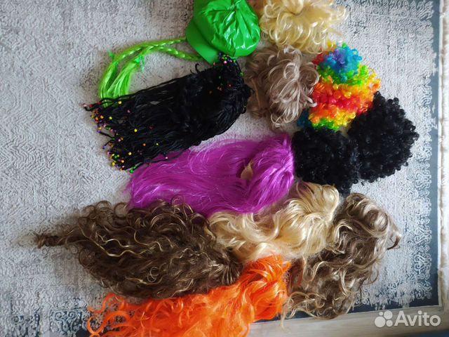 Парики, шляпки, платочки и др для карнавала