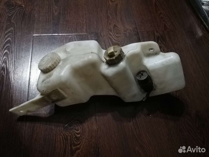 Бачек омывателя ваз 2110-11-12