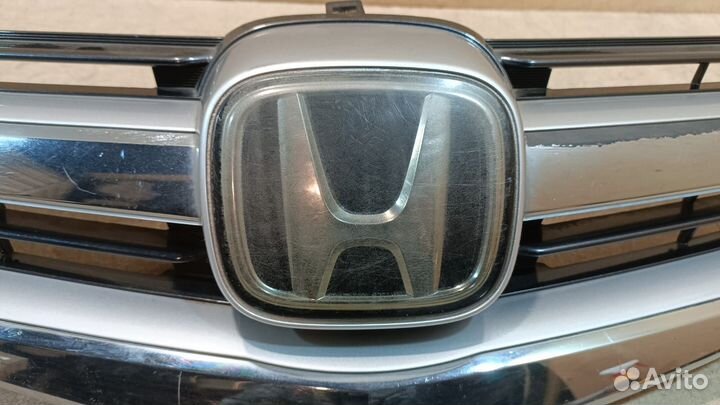 Решетка радиатора Honda Legend KB1