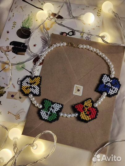 Ожерелье из бисера с гербами факультетов Хогвартса