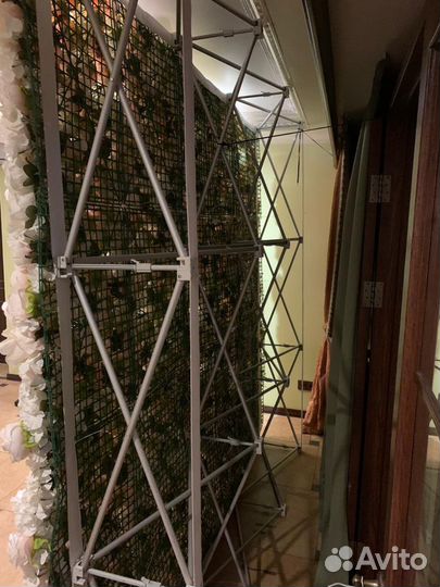 Цветочная стена в аренду фотозона