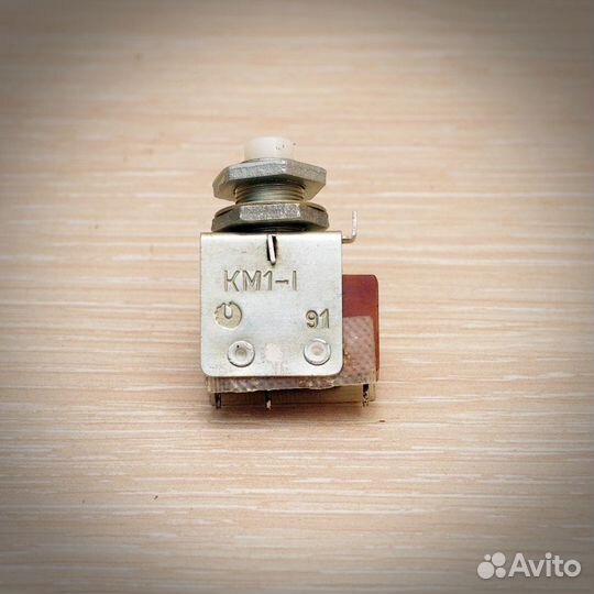 Кнопки К-3-1П, тумблеры тв1-1 СССР
