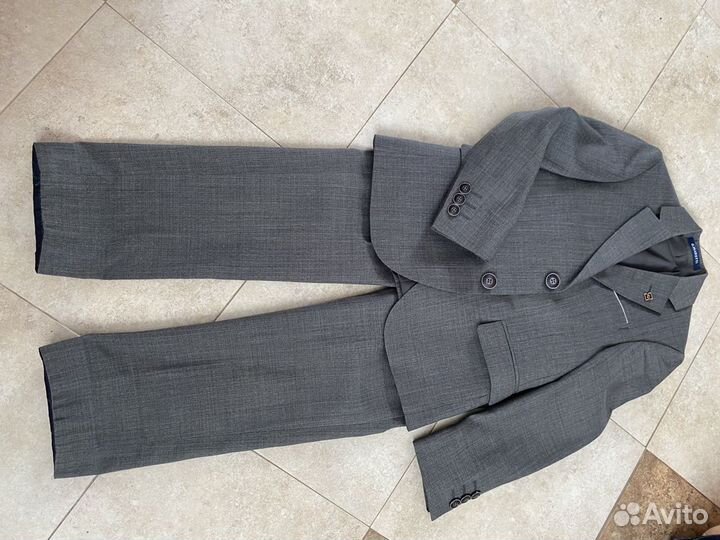 Костюм тройка