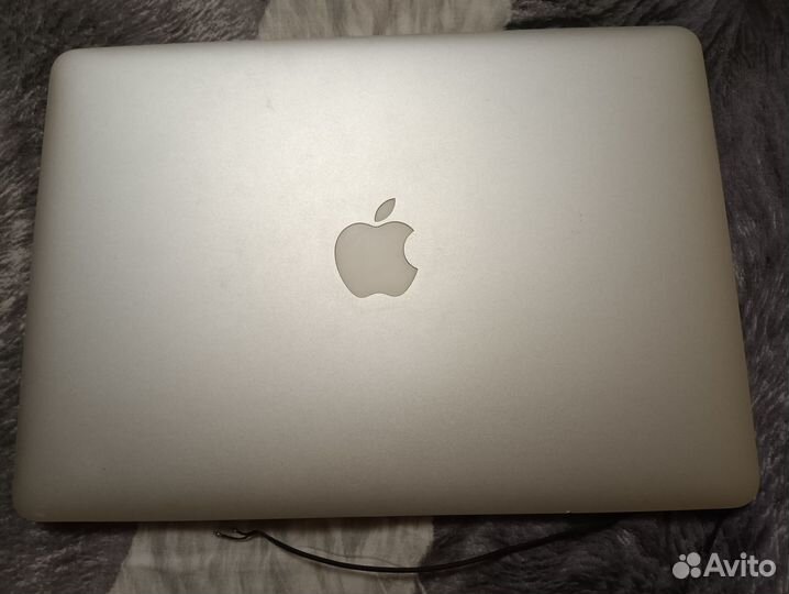 Macbook Air 13 2010-2011 крышка с матрицей в сборе