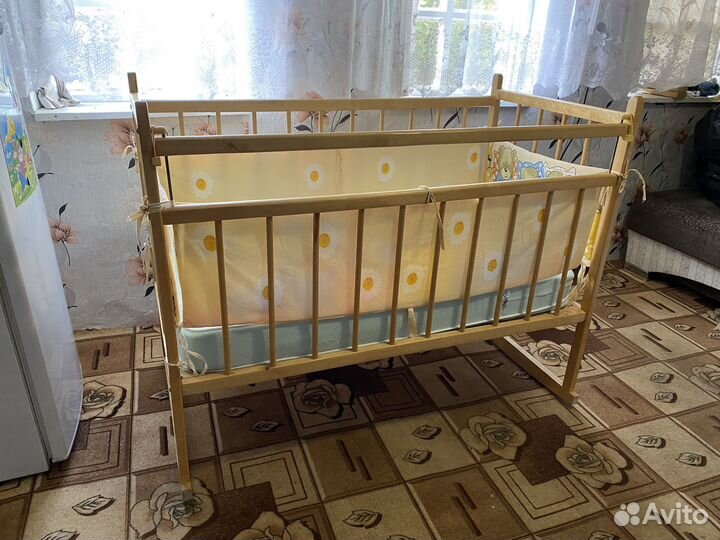 Детская кроватка