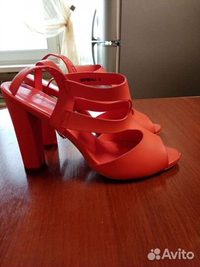 Босоножки женские 38 размер