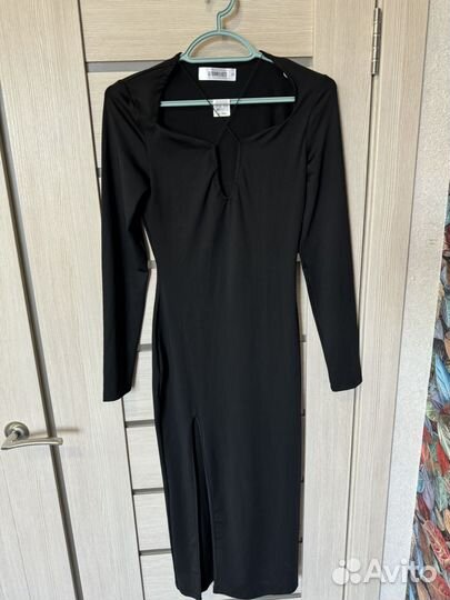 Платье длинное с разрезом