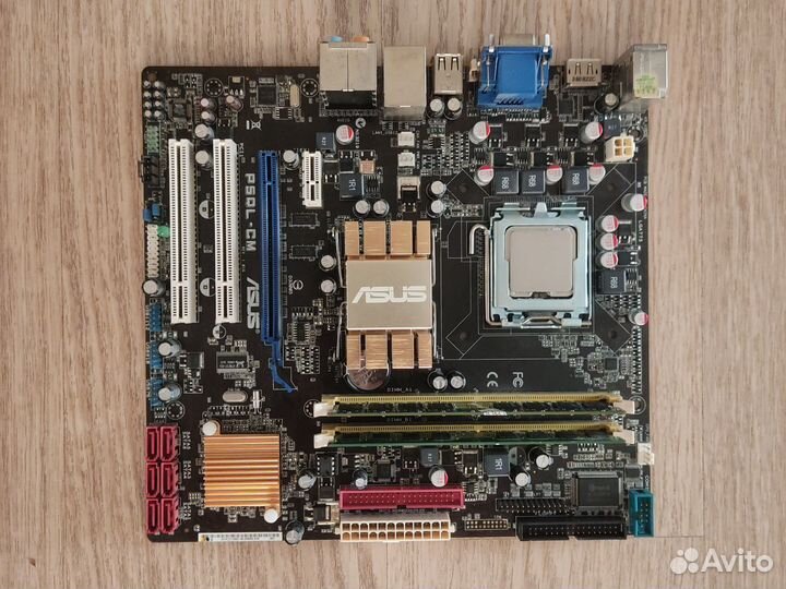 Материнская плата с процессором и памятью