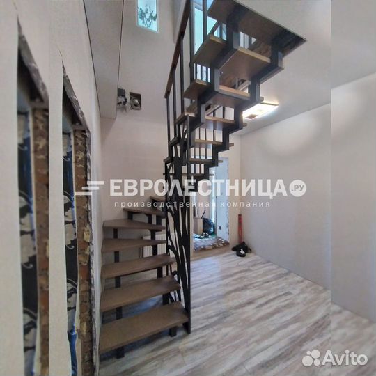 Лестница на металлокаркасе