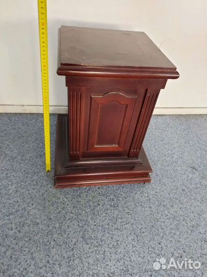 Старинная консоль. Массив